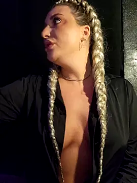 Blondie Sasha online show from October 2025 07:03:02 PM