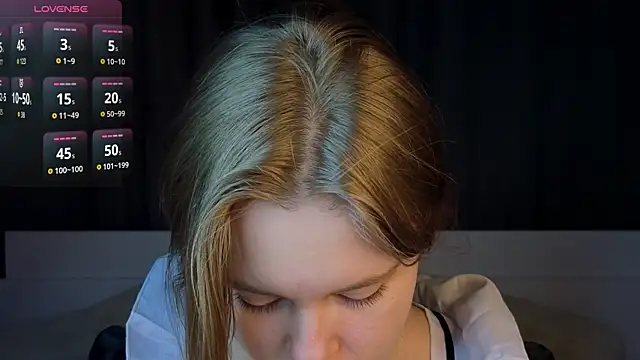 JulietteRain online show from December 2025 05:42:02 PM