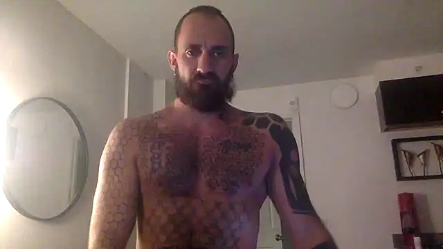 Snapshot of Bearlyfuckinglogan chatting on July 2026 03:01:02 PM Bearlyfuckinglogan online show from July 2026 03:01:02 PM