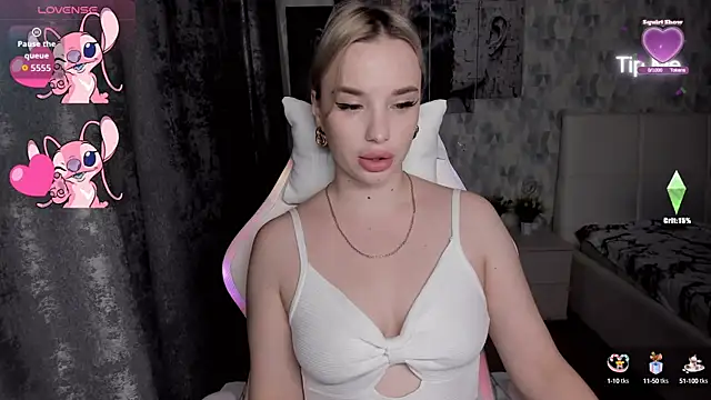 KiraKrox online show from October 2025 06:31:02 PM