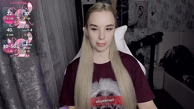 KiraKrox online show from November 2025 07:35:02 PM