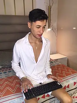 Snapshot of AmadeoDesanti chatting on September 2025 11:43:01 AM AmadeoDesanti online show from September 2025 11:43:01 AM