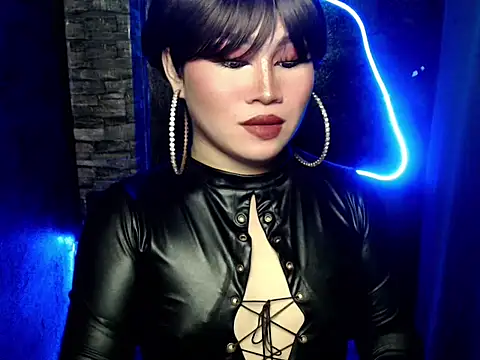 pretty lassy online show from October 2025 07:53:01 AM