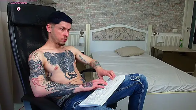 Snapshot of JonahShaw chatting on May 2026 04:53:02 AM JonahShaw online show from May 2026 04:53:02 AM