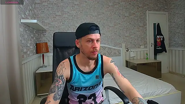 Snapshot of JonahShaw chatting on May 2026 05:02:02 AM JonahShaw online show from May 2026 05:02:02 AM