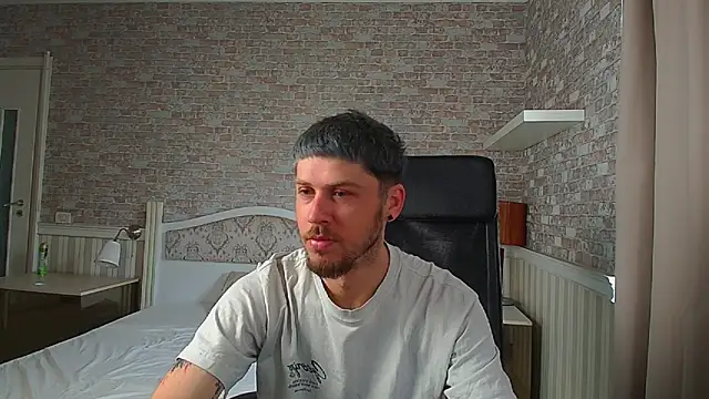 Snapshot of JonahShaw chatting on June 2026 04:14:02 AM JonahShaw online show from June 2026 04:14:02 AM