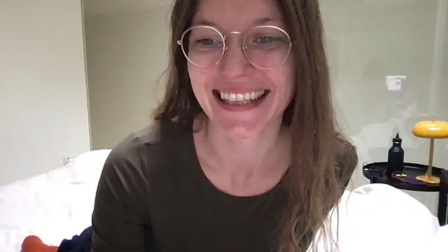 Scorpion Peach online show from January 2026 12:30:01 PM