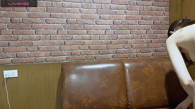 penny coco online show from March 2026 04:11:02 PM