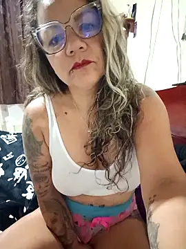 Snapshot of TiffanyTomshon chatting on September 2025 10:07:01 AM TiffanyTomshon online show from September 2025 10:07:01 AM