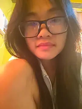 YayeeShow online show from November 2025 09:31:01 AM