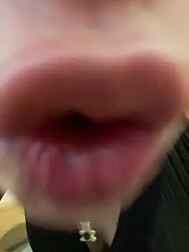 Isa Villamarin online show from September 2025 03:05:01 PM