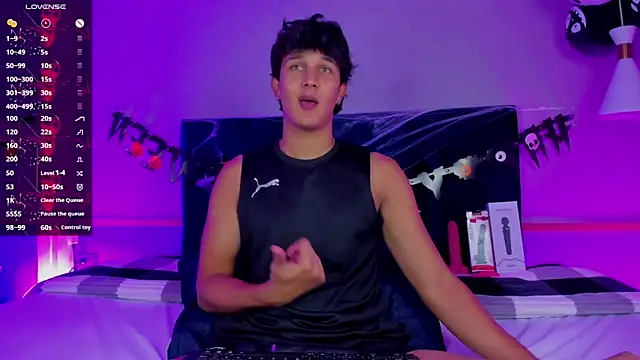 Leo Savage  online show from October 2025 04:24:02 AM