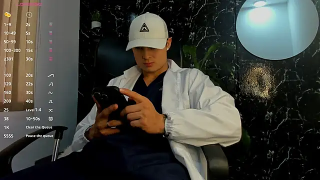 Alexander ferre online show from October 2025 04:27:02 PM