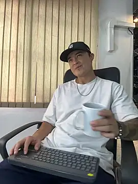 Snapshot of Alexander_ferre chatting on July 2026 12:44:01 PM Alexander ferre online show from July 2026 12:44:01 PM