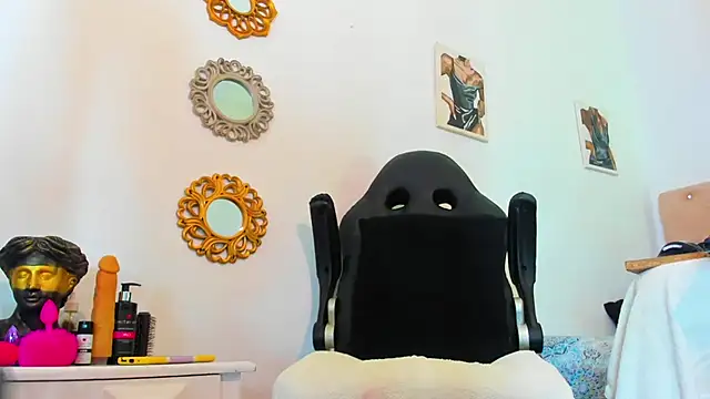 Snapshot of _Tarekk_ chatting on October 2025 03:18:01 PM  Tarekk  online show from October 2025 03:18:01 PM