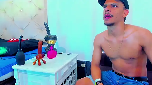 Snapshot of _Tarekk_ chatting on October 2025 02:13:01 PM  Tarekk  online show from October 2025 02:13:01 PM