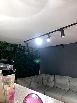 HannahCollyns online show from January 2026 01:13:01 PM