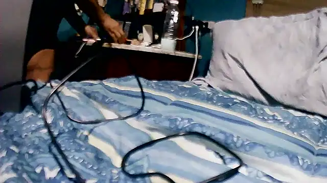 Snapshot of ju_muniz01 chatting on January 2026 10:30:02 PM ju muniz01 online show from January 2026 10:30:02 PM