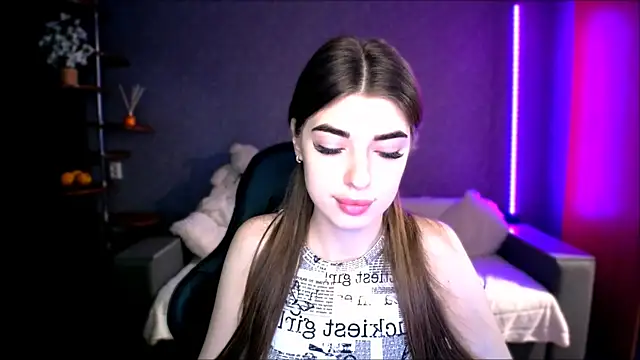 Dianaa Lee0 online show from September 2025 07:25:01 PM