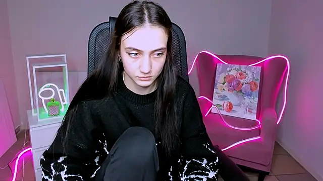 olivianorton online show from November 2025 05:51:02 PM