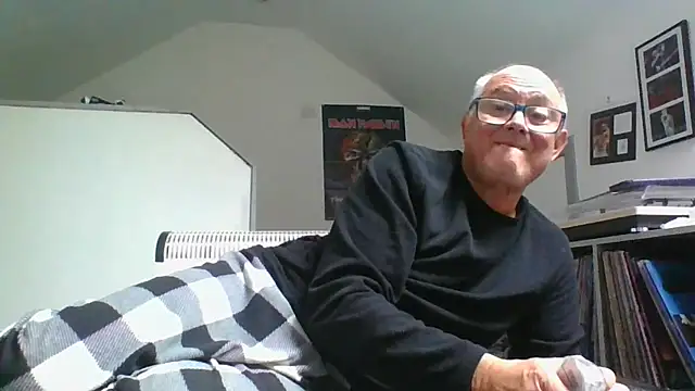 Snapshot of naughtygrandad1 chatting on September 2025 10:06:02 AM naughtygrandad1 online show from September 2025 10:06:02 AM