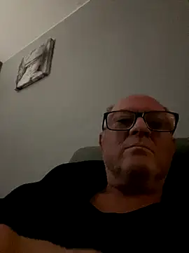Snapshot of naughtygrandad1 chatting on October 2025 04:32:01 AM naughtygrandad1 online show from October 2025 04:32:01 AM