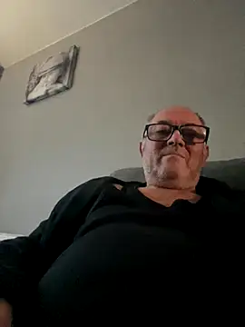 Snapshot of naughtygrandad1 chatting on October 2025 06:22:02 AM naughtygrandad1 online show from October 2025 06:22:02 AM