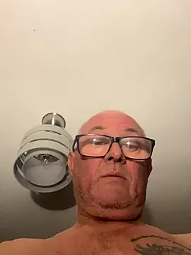 Snapshot of naughtygrandad1 chatting on October 2025 06:27:02 AM naughtygrandad1 online show from October 2025 06:27:02 AM