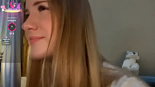 PandaFluff online show from November 2025 04:31:02 PM