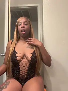 ObsessedWLyla online show from October 2025 07:09:02 AM