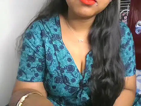 Snapshot of its_me_Rashmi chatting on October 2025 05:04:02 AM its me Rashmi online show from October 2025 05:04:02 AM