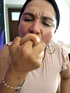 Rouse69  online show from October 2025 03:23:02 PM