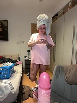 OliviaaFischer online show from February 2026 05:39:02 PM