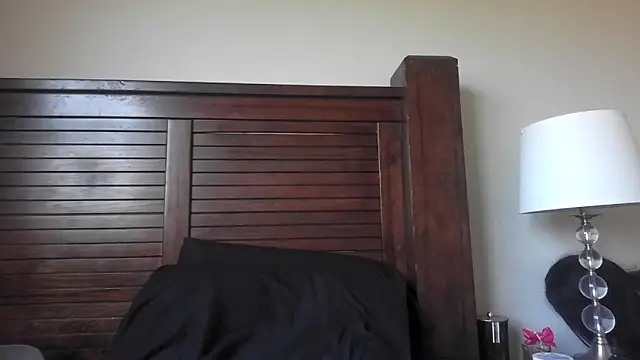 Marlowlovee online show from September 2025 04:51:02 PM