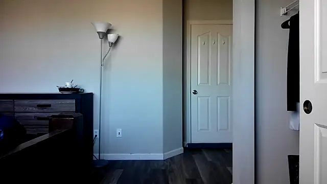 Marlowlovee online show from October 2025 04:26:01 PM