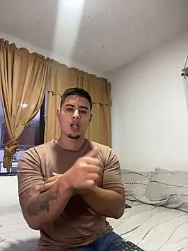 Snapshot of miaftmax chatting on February 2026 07:03:02 PM miaftmax online show from February 2026 07:03:02 PM