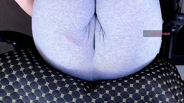 Snapshot of Cameltoe_squirt_inPants chatting on February 2026 12:12:01 PM Cameltoe squirt inPants online show from February 2026 12:12:01 PM