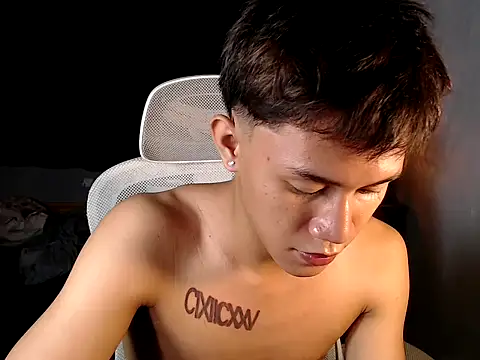 naughtyboyloy 0 online show from February 2026 05:28:01 PM