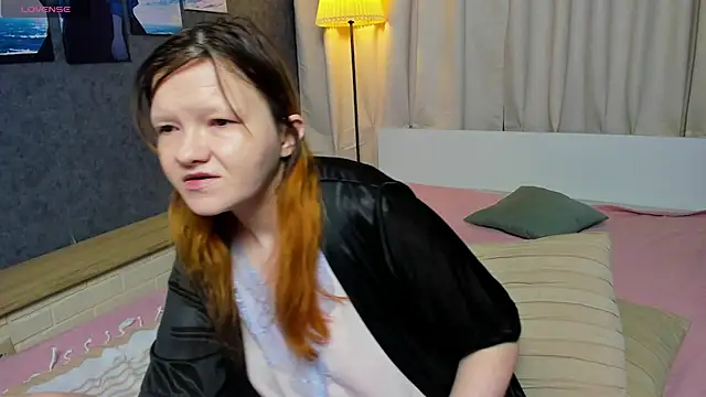 Nora lovvvv online show from November 2025 10:18:02 AM