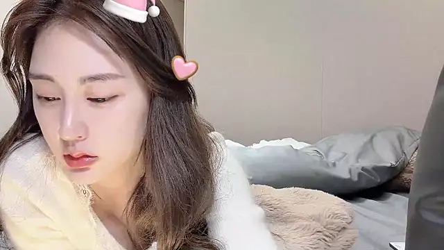 Snapshot of Aquarius-002 chatting on January 2026 12:31:02 PM Aquarius-002 online show from January 2026 12:31:02 PM