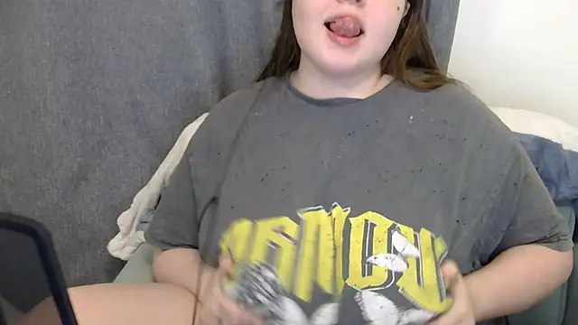 brattyprincessemma online show from February 2026 09:10:02 PM