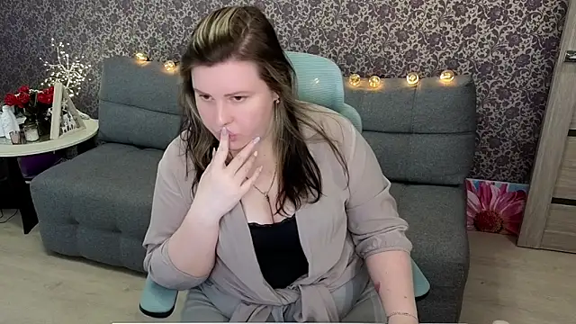Lillit   online show from October 2025 08:42:02 PM