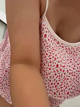 July-Asian online show from October 2025 04:30:01 AM