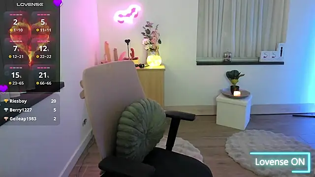 Miss Lucifer6 online show from April 2026 09:39:33 PM