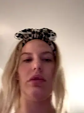 Snapshot of Chloemillerrxx chatting on September 2025 12:22:02 AM Chloemillerrxx online show from September 2025 12:22:02 AM