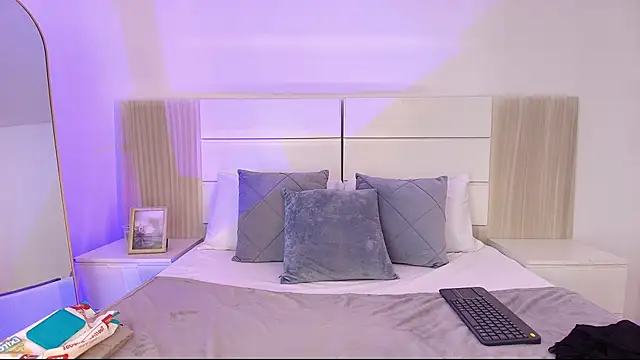 alehia cute online show from February 2026 08:58:01 PM