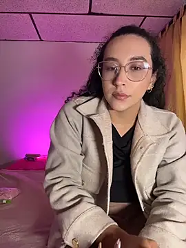 Snapshot of alehia_cute chatting on July 2026 12:33:01 PM alehia cute online show from July 2026 12:33:01 PM