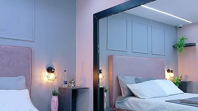 Camila Hill  online show from April 2026 02:30:01 PM