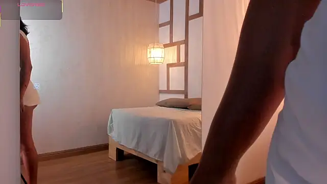 HannahMontgomery online show from September 2025 04:32:02 PM