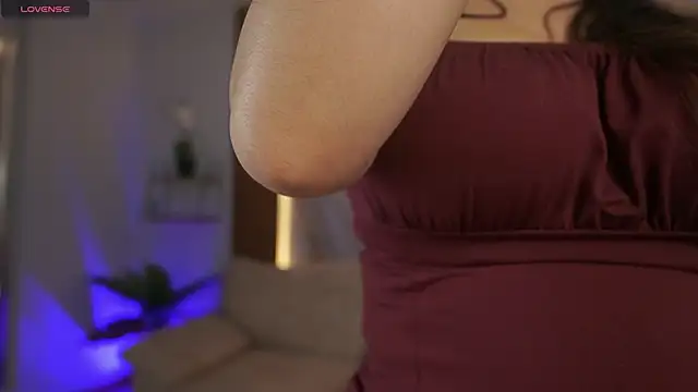 MilaCrave online show from December 2025 11:39:02 AM